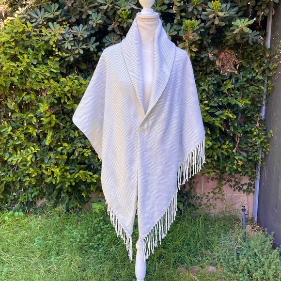 Woven Shawl Wrap One Button Fringe Trim Kimono ONE SIZE - Picture 1 of 9